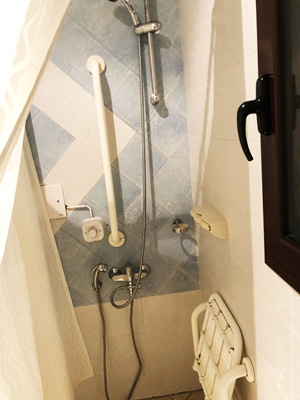 Disabled shower KoKo Hotel Milano Marittima